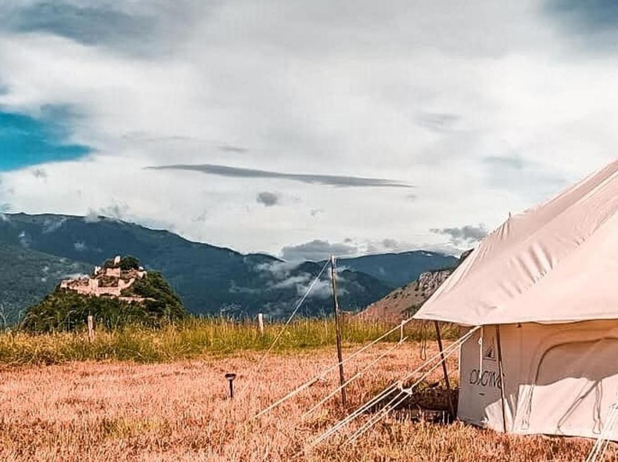 Lodg'Ing Secret Camp Ariege Hotel Lordat ภายนอก รูปภาพ