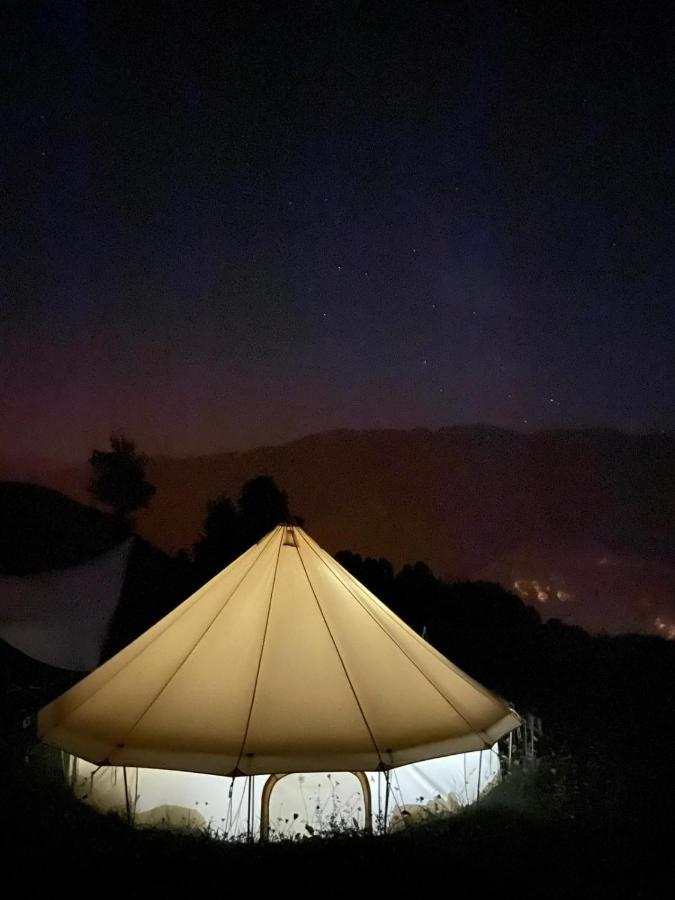 Lodg'Ing Secret Camp Ariege Hotel Lordat ภายนอก รูปภาพ