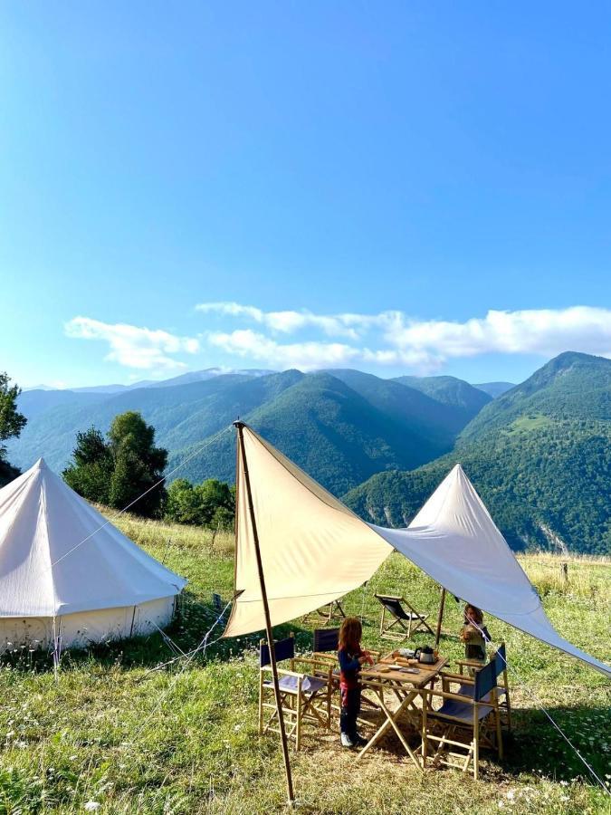 Lodg'Ing Secret Camp Ariege Hotel Lordat ภายนอก รูปภาพ