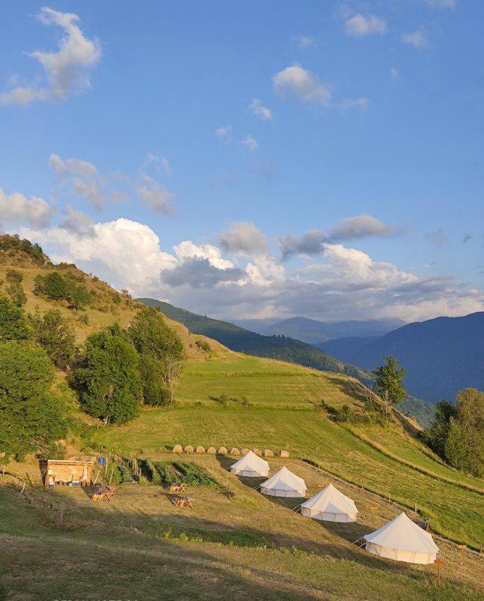 Lodg'Ing Secret Camp Ariege Hotel Lordat ภายนอก รูปภาพ